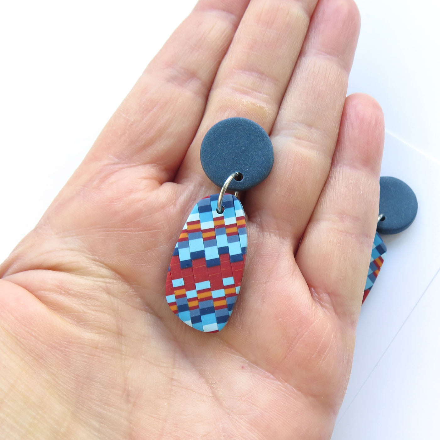 Bargello quilt red 1 drop earrings