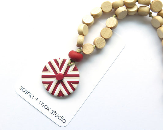 wooden pendant necklace 