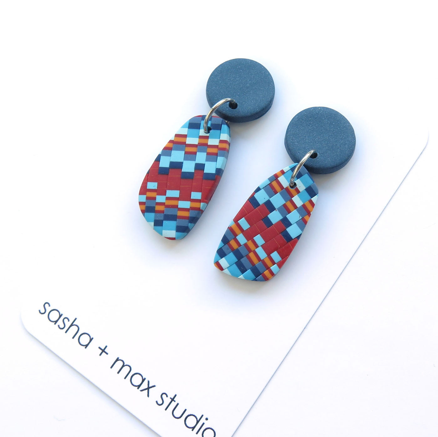 Bargello quilt red 1 drop earrings